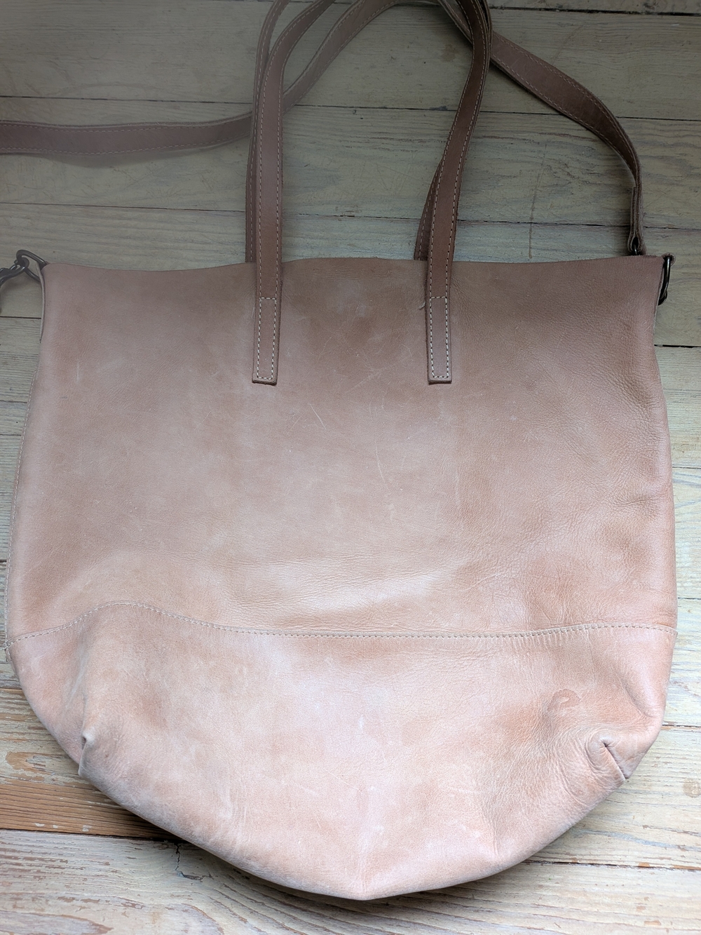 ABLE Leather Mamuye Tote Bag in Blush made in Ethiopia. Gently used.